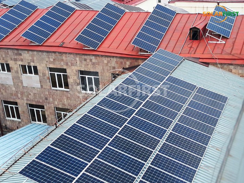 아르메니아의 400KWp 금속 타일 지붕 마운트