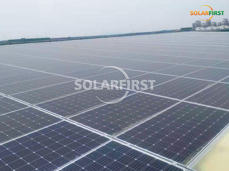 후베이성 시얀에 위치한 5.1MWp BIPV 루프 마운트